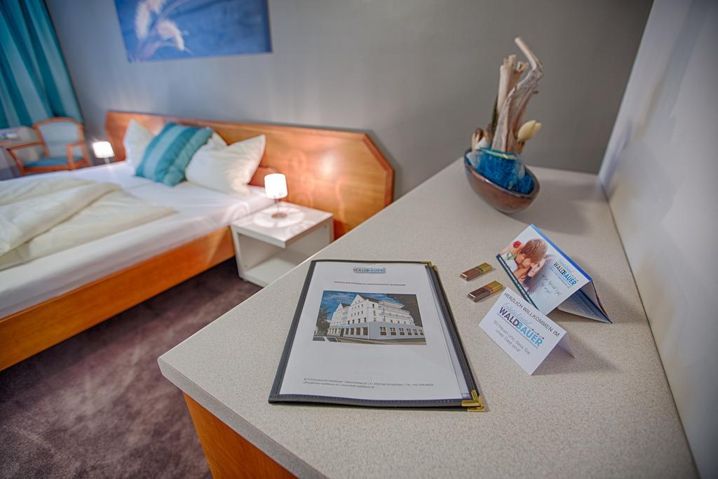 Fruehstueckshotel Waldbauer Bad Schallerbach Ruang foto